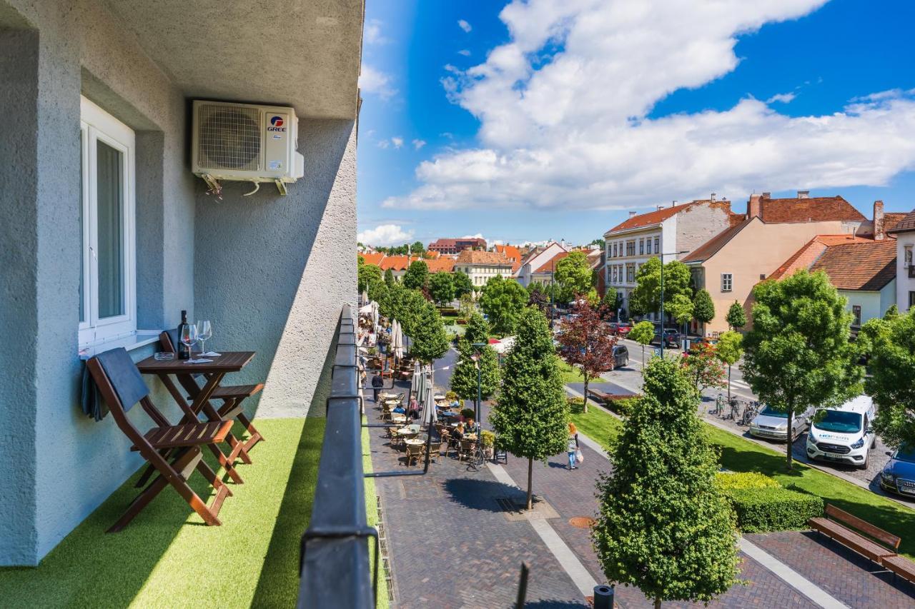 Central Residence Sopron Exterior foto